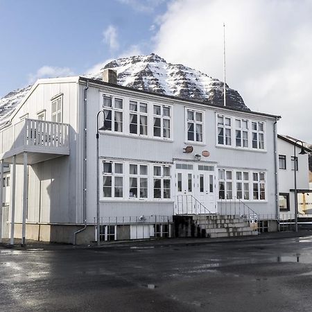 Einarshusid Guesthouse Bolungarvík Eksteriør bilde