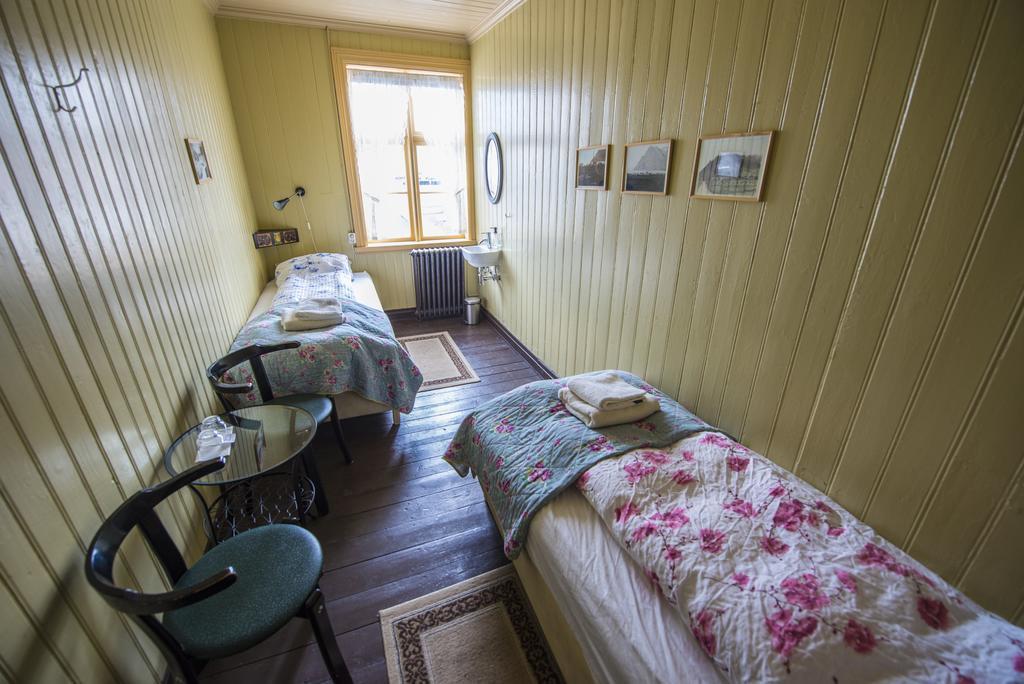 Einarshusid Guesthouse Bolungarvík Eksteriør bilde