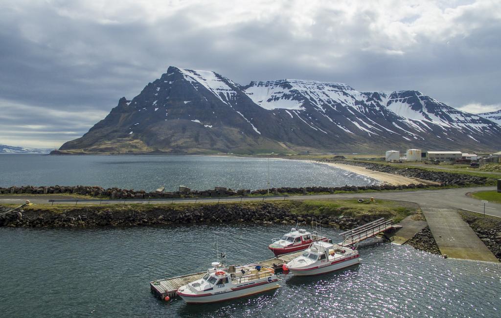 Einarshusid Guesthouse Bolungarvík Eksteriør bilde